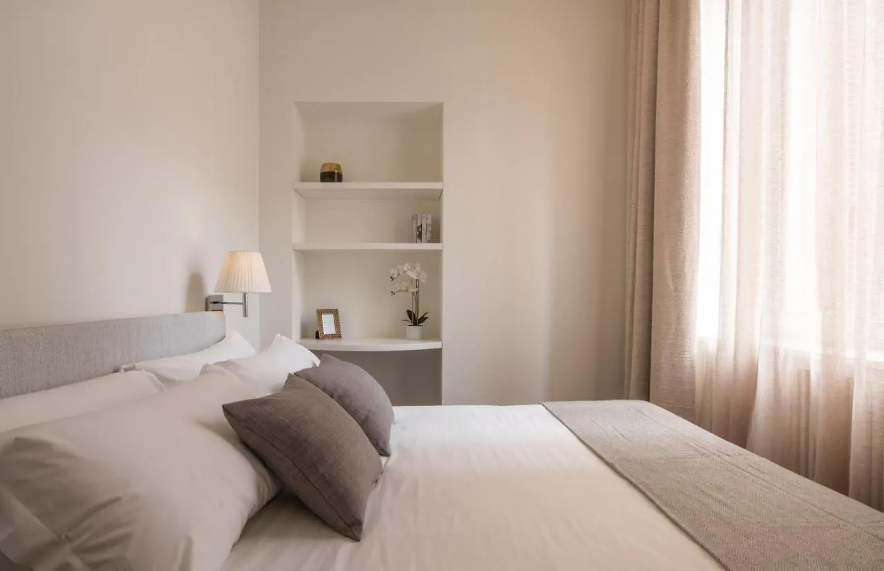Sant'Ambrogio Luxury Apartment R&R Milan